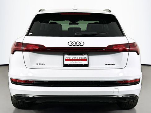 Used 2023 Audi e-tron Premium w/ Convenience Plus Package image 3