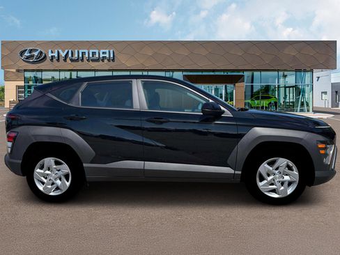 New 2026 Hyundai Kona SE image 9