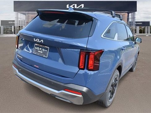 New 2025 Kia Sorento S image 3