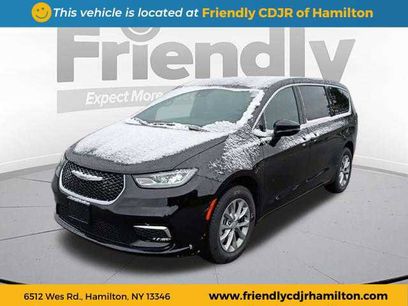 New 2026 Chrysler Pacifica Select