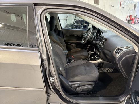 Used 2018 Jeep Compass Sport image 27