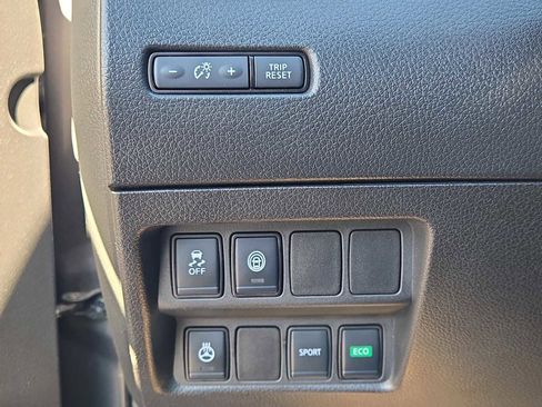 Used 2021 Nissan Rogue Sport SV image 20