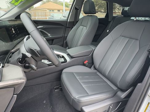 Used 2025 Audi Q5 Premium w/ Convenience Package AWD/4WD image 14