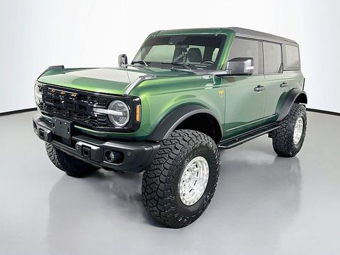 Used 2023 Ford Bronco Badlands AWD/4WD image 3