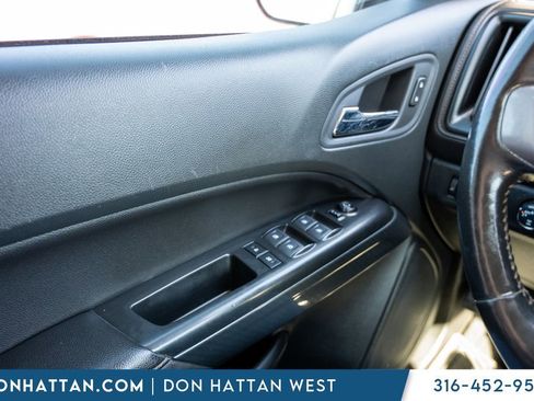 Used 2022 GMC Canyon AT4 image 16