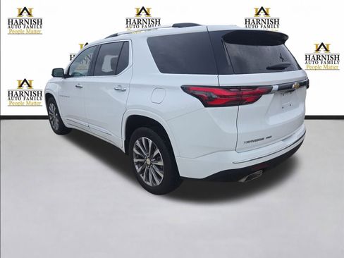 Used 2023 Chevrolet Traverse Premier image 3