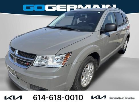Used 2019 Dodge Journey SE FWD image 1