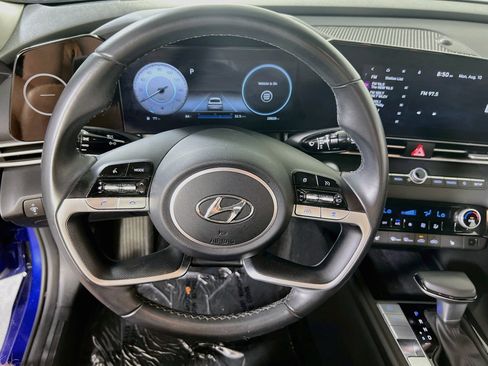 Used 2023 Hyundai Elantra SEL w/ Convenience Package FWD image 11