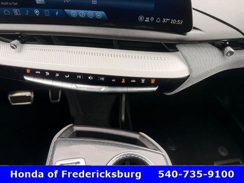 Used 2025 Cadillac Optiq Luxury 1 AWD/4WD image 38