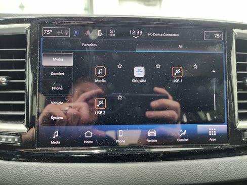 Used 2024 Chrysler Pacifica Touring-L image 53