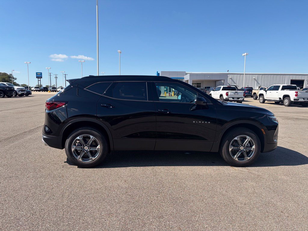 New 2026 Chevrolet Blazer LT w/ Convenience Package FWD image 6
