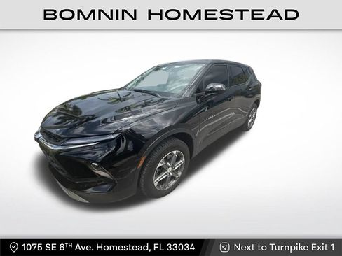 Used 2023 Chevrolet Blazer LT FWD image 1