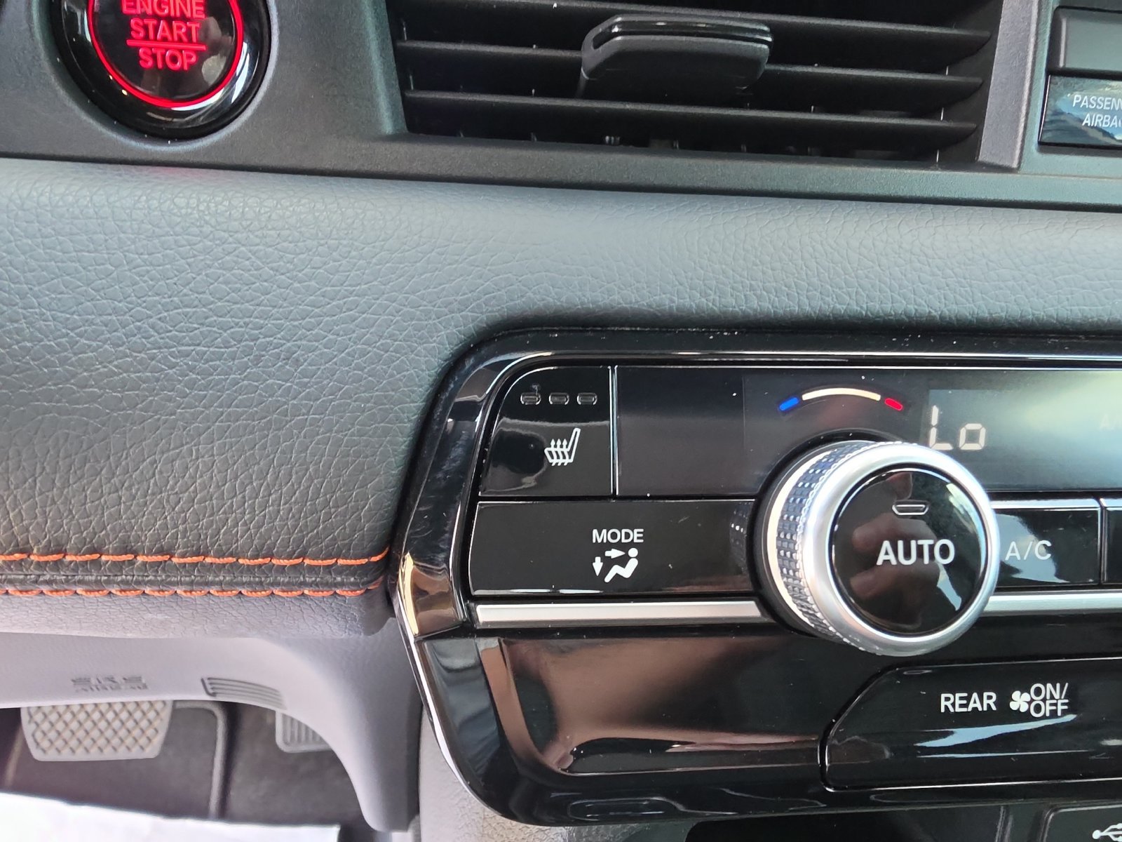 Used 2025 Honda Pilot Sport image 19