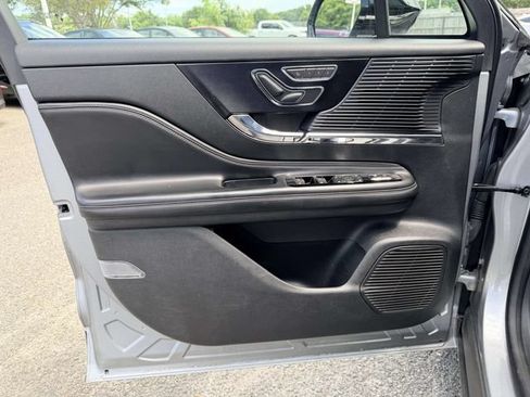 Used 2022 Lincoln Corsair AWD w/ Premium Package image 14