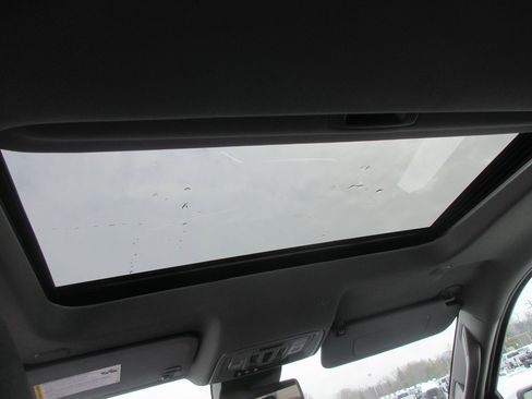 New 2026 GMC Sierra 1500 SLT w/ SLT Convenience Package image 16