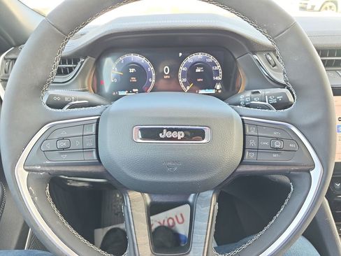 New 2026 Jeep Grand Cherokee Limited w/ Limited Altitude Package AWD/4WD image 15