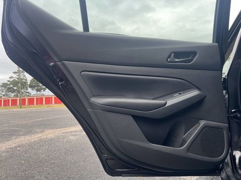 Used 2024 Nissan Altima 2.5 S image 14