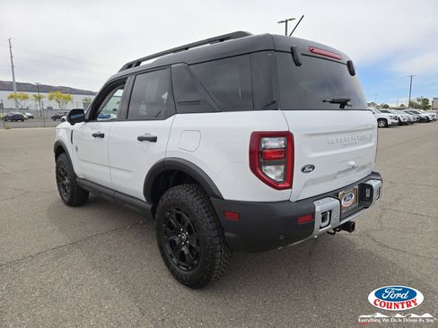 New 2026 Ford Bronco Sport Outer Banks w/ Sasquatch Outer Banks Package AWD/4WD image 3
