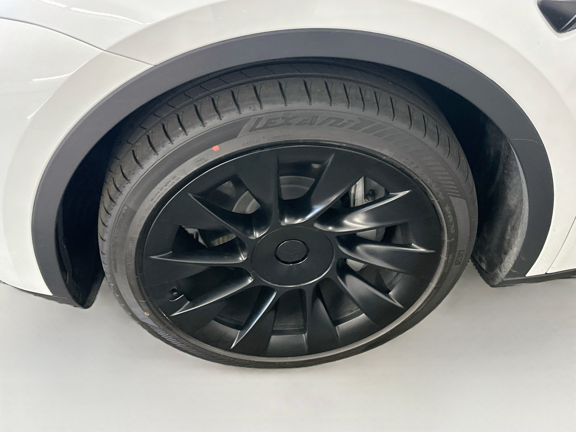 Used 2025 Tesla Model Y Long Range AWD/4WD image 11