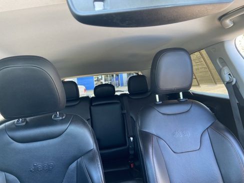 Used 2020 Jeep Compass Limited AWD/4WD image 19