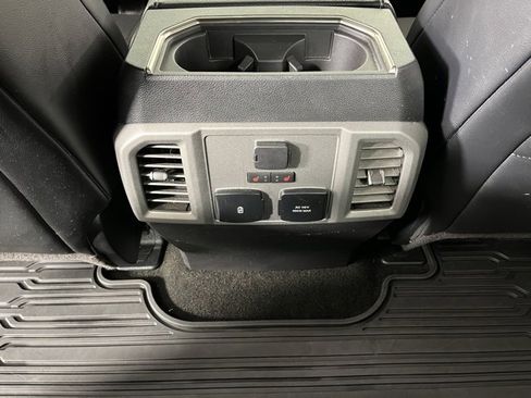 Used 2018 Ford F150 Raptor w/ Equipment Group 802A Luxury image 40