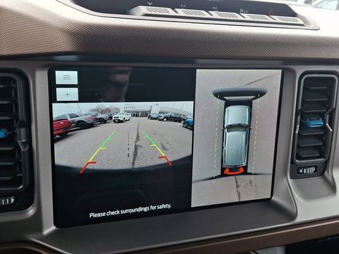 Certified 2022 Ford Bronco Outer Banks w/ Sasquatch Package image 25