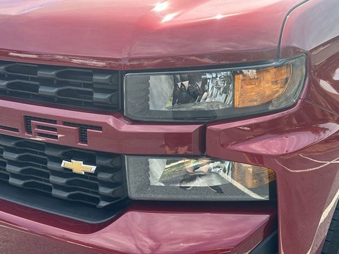 Used 2020 Chevrolet Silverado 1500 Custom w/ Custom Value Package AWD/4WD image 11