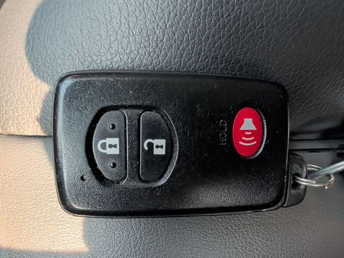 Used 2014 Toyota Prius V Five FWD image 16