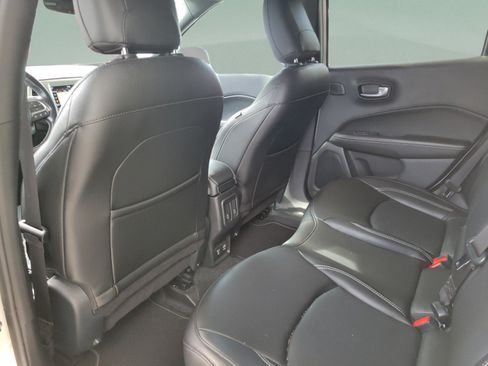 Used 2021 Jeep Compass Latitude w/ Sun and Sound Group FWD image 5
