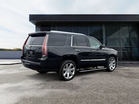 Used 2016 Cadillac Escalade Premium AWD/4WD image 5