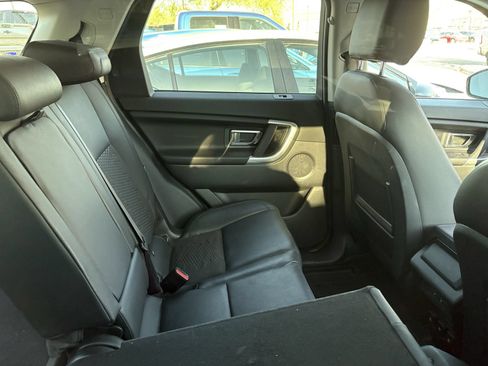 Used 2019 Land Rover Discovery Sport SE AWD/4WD image 9