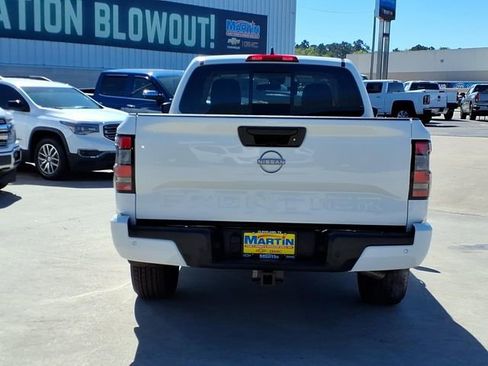 Used 2025 Nissan Frontier SV w/ SV Convenience Package image 6
