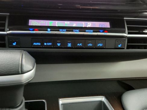 Certified 2024 Toyota Sienna XLE image 32