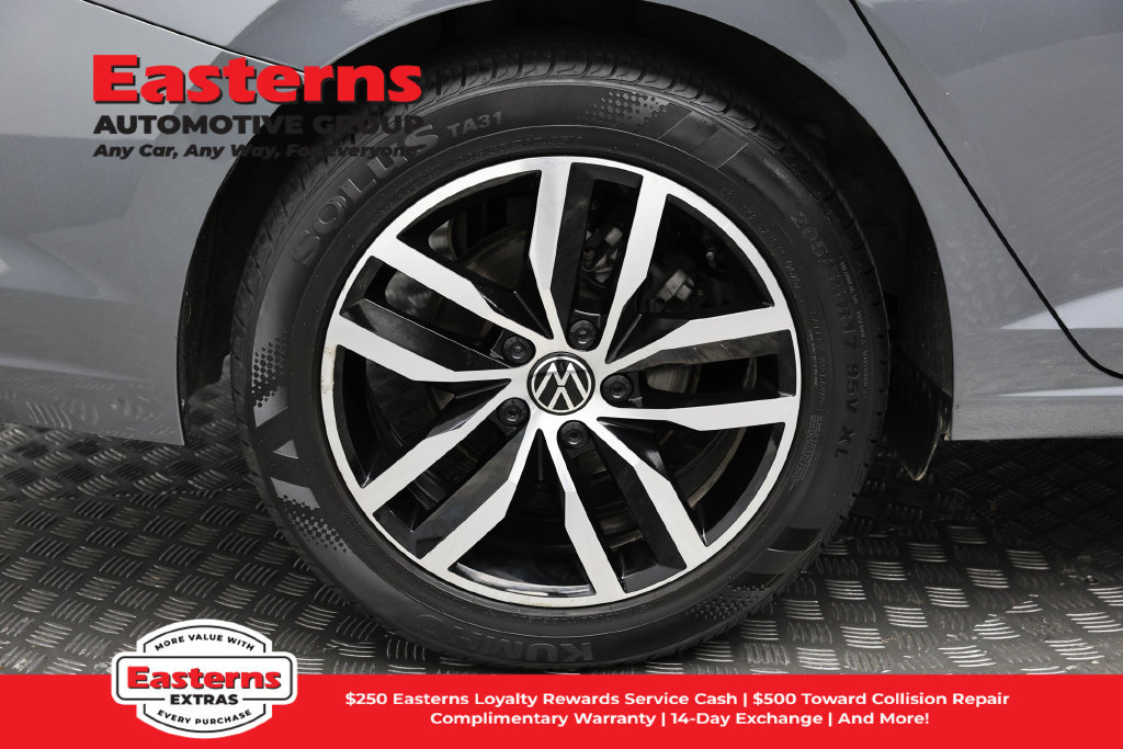Used 2025 Volkswagen Jetta SE FWD image 30