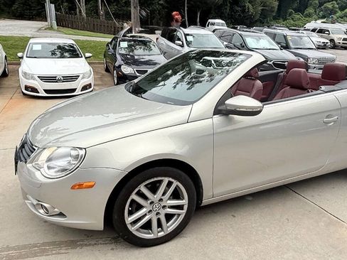 Used 2009 Volkswagen Eos Lux FWD image 5