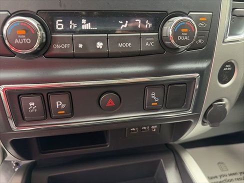Used 2019 Nissan Titan PRO-4X image 17