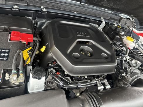 Used 2024 Jeep Wrangler Sport S image 26