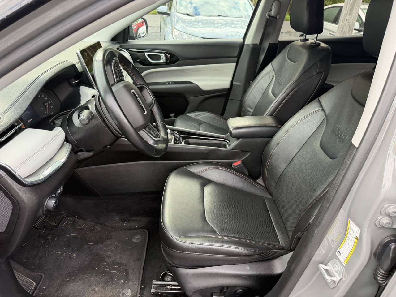 Used 2022 Jeep Compass Limited AWD/4WD image 11