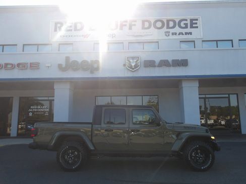 New 2025 Jeep Gladiator Willys image 1