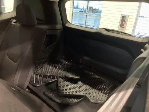 Used 2023 Jeep Renegade Latitude image 25