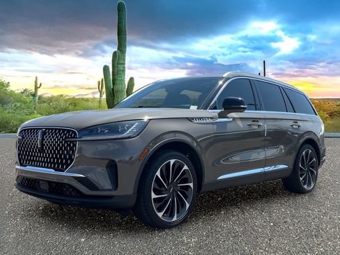 Used 2025 Lincoln Aviator Reserve w/ Equipment Group 201A AWD/4WD image 2