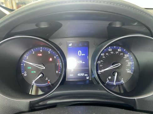 Used 2019 Toyota C-HR XLE image 25