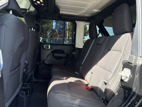 Used 2023 Jeep Wrangler Unlimited Sport AWD/4WD image 34