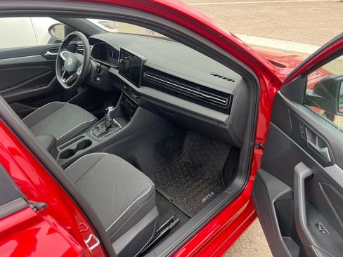 Used 2025 Volkswagen Jetta Sport FWD image 21