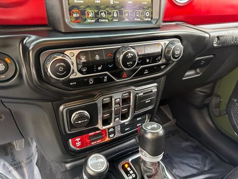 Used 2021 Jeep Wrangler Unlimited Rubicon AWD/4WD image 35