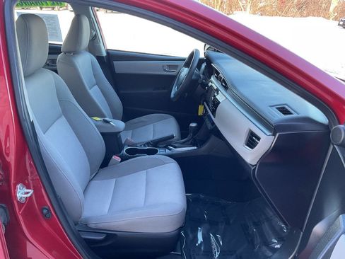 Used 2015 Toyota Corolla LE image 35