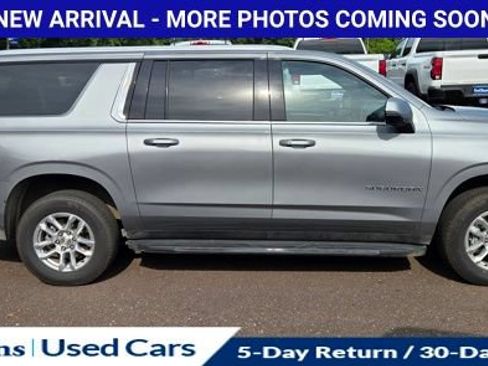 Used 2026 Chevrolet Suburban LT w/ Comfort Package AWD/4WD image 13