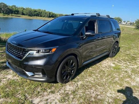 Used 2023 Kia Carnival SX Prestige FWD image 1