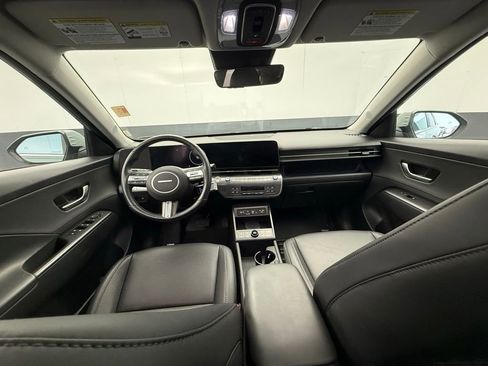 Used 2025 Hyundai Kona Limited image 3