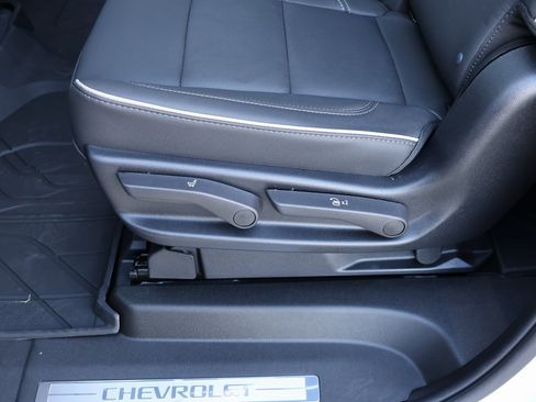 New 2025 Chevrolet Suburban Premier w/ Sun And Tow Package image 30